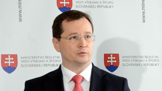 Draxler učiteľom neustúpi, vyzdvihol malý počet zatvorených škôl