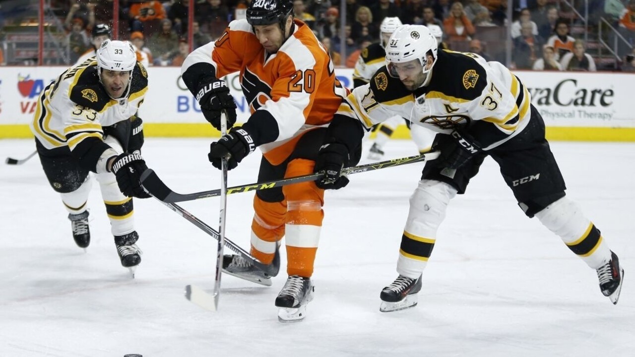 Boston zdolal Philadelphiu, Chára dvakrát asistoval