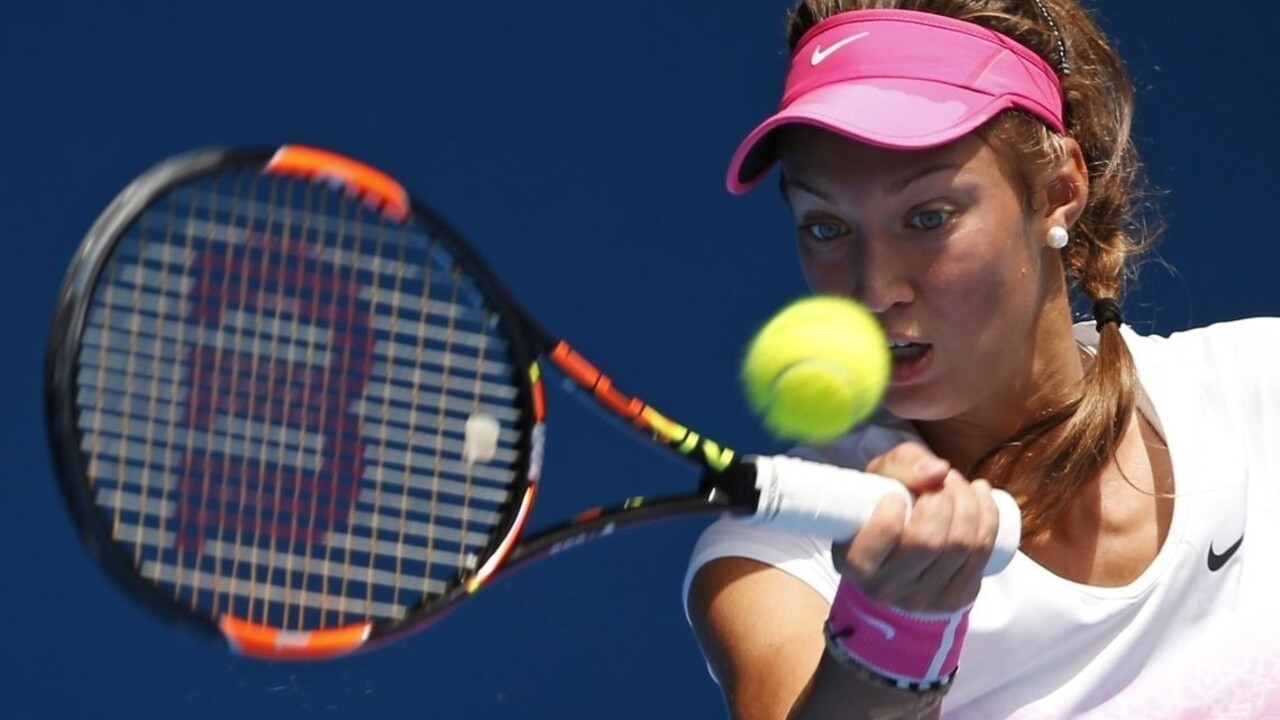 Obhajkyňa Mihalíková postúpila do štvrťfinále dvojhry junioriek