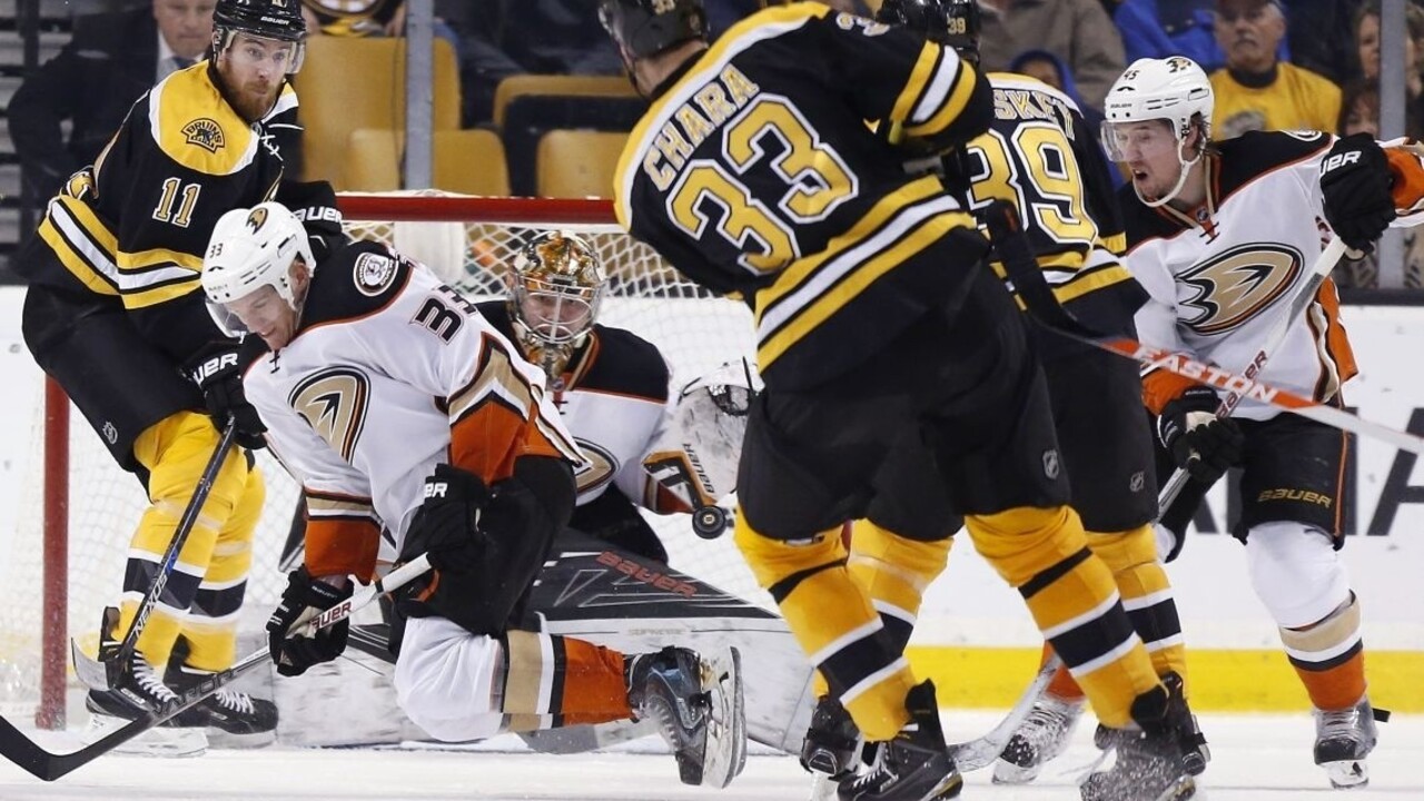 Chárov gól Bostonu nepomohol, vysoká prehra Chicaga v Caroline