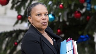 Francúzska ministerka podala demisiu, nesúhlasí so zmenami ústavy