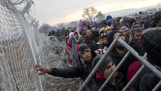 Migranti neprejdú. Macedónsko zatvorilo dôležitý priechod s Gréckom