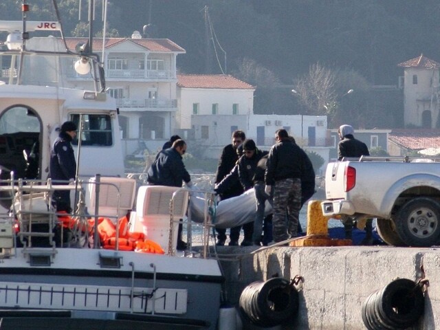 Pri gréckom ostrove Samos sa utopilo najmenej 10 detí