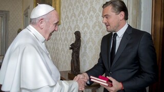 Leonardo DiCaprio sa stretol s pápežom Františkom, hovorili o klíme