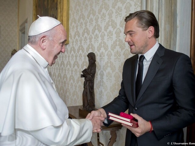 Leonardo DiCaprio sa stretol s pápežom Františkom, hovorili o klíme