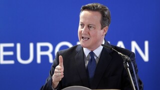 Cameron trvá na prísnejšej kontrole prisťahovalcov z Únie