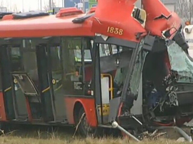 Nehoda autobusu MHD spôsobila zlomeniny aj skalpácie