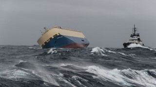 Experti majú poslednú šancu zachrániť pokazenú loď, inak narazí