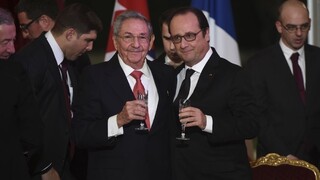 Kuba sa otvára svetu, Castro je na historickej návšteve Francúzska