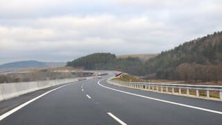 Diaľničiari od pondelka posielajú pokuty za jazdu bez známky