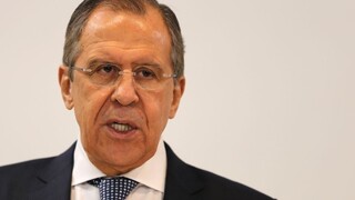 Rusko neskončí s náletmi v Sýrii až kým neporazí teroristov, vyhlásil Lavrov