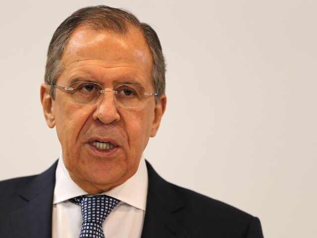 Rusko neskončí s náletmi v Sýrii až kým neporazí teroristov, vyhlásil Lavrov