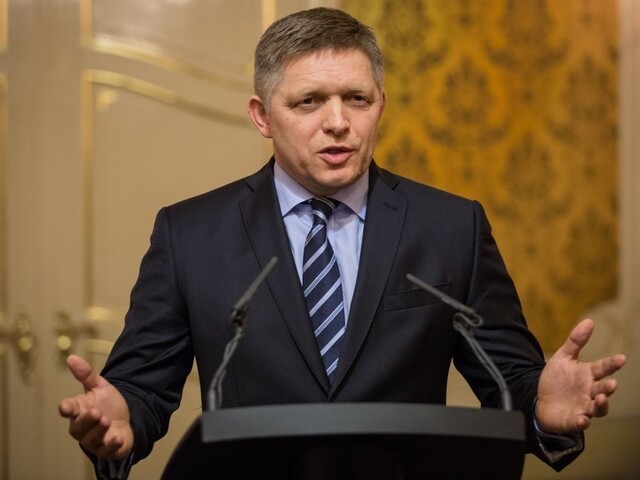 TB R. Fica, P. Pellegriniho a J. Draxlera o finálnom stanovisku k protestu učiteľov
