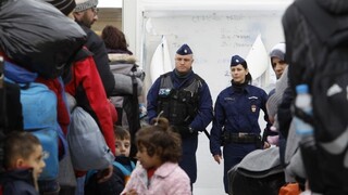 Macedónsko sprísňuje pravidlá, vráti utečencov bez alebo s falošnými pasmi