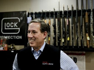 Z boja o republikánsku prezidentskú nomináciu odstúpil už aj Santorum