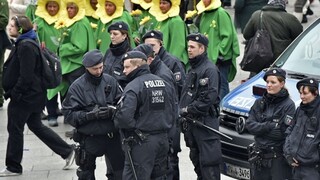 Za prísnych bezpečnostných opatrení otvorili karneval v nemeckom Kolíne