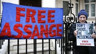 Šéfa WikiLeaks svojvoľne zadržiavajú, rozhodla OSN. Assange je vraj chorý