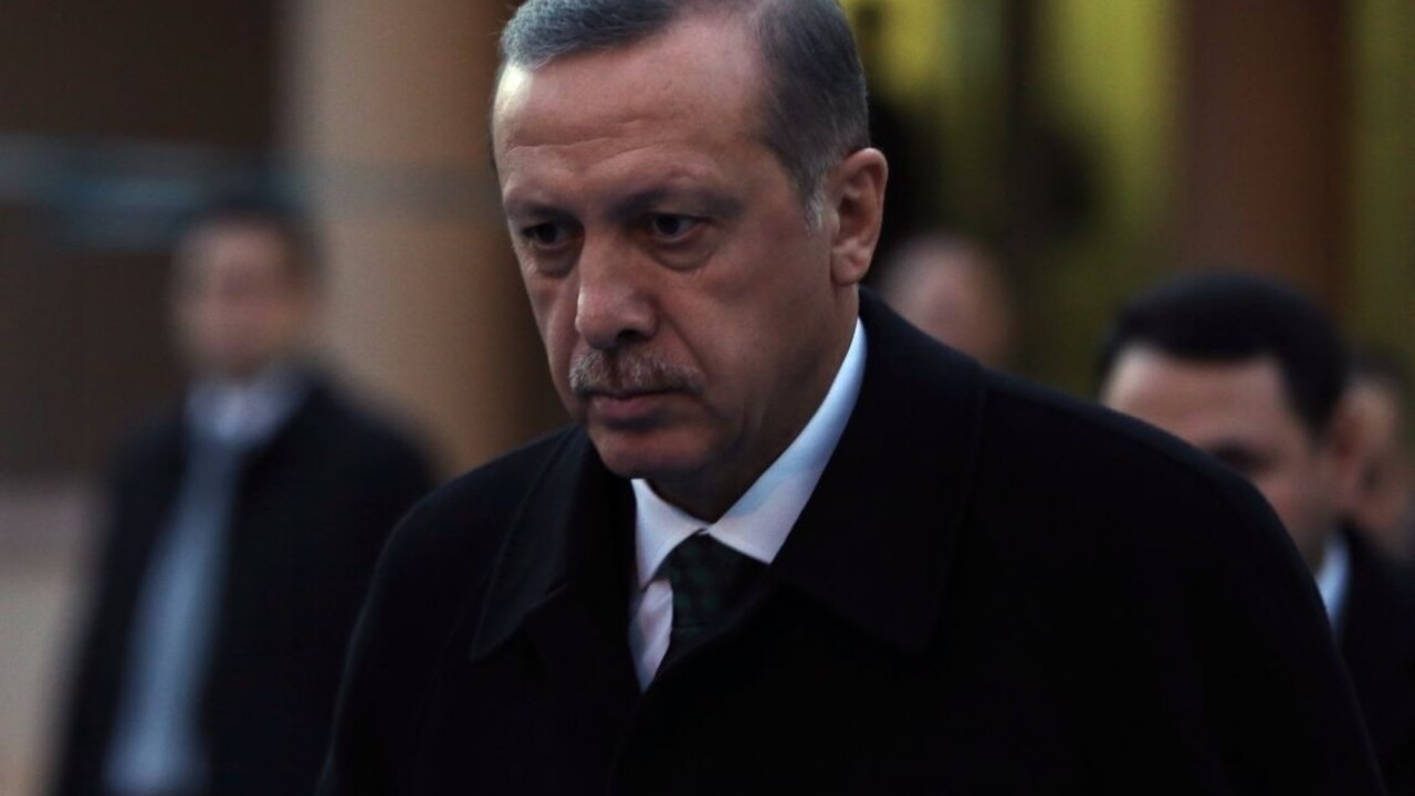 Erdogan sa márne snaží dovolať Putinovi, Kremeľ nereaguje