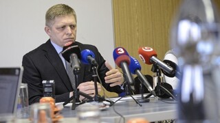 Môžu individuálne rokovať s riaditeľmi nemocníc, odkazuje Fico sestrám