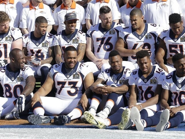 Päťdesiaty Super Bowl ovládli Denver Broncos