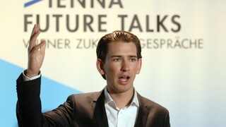 Rakúšania nezvládnu prijať toľko migrantov ako vlani, vyhlásil Kurz