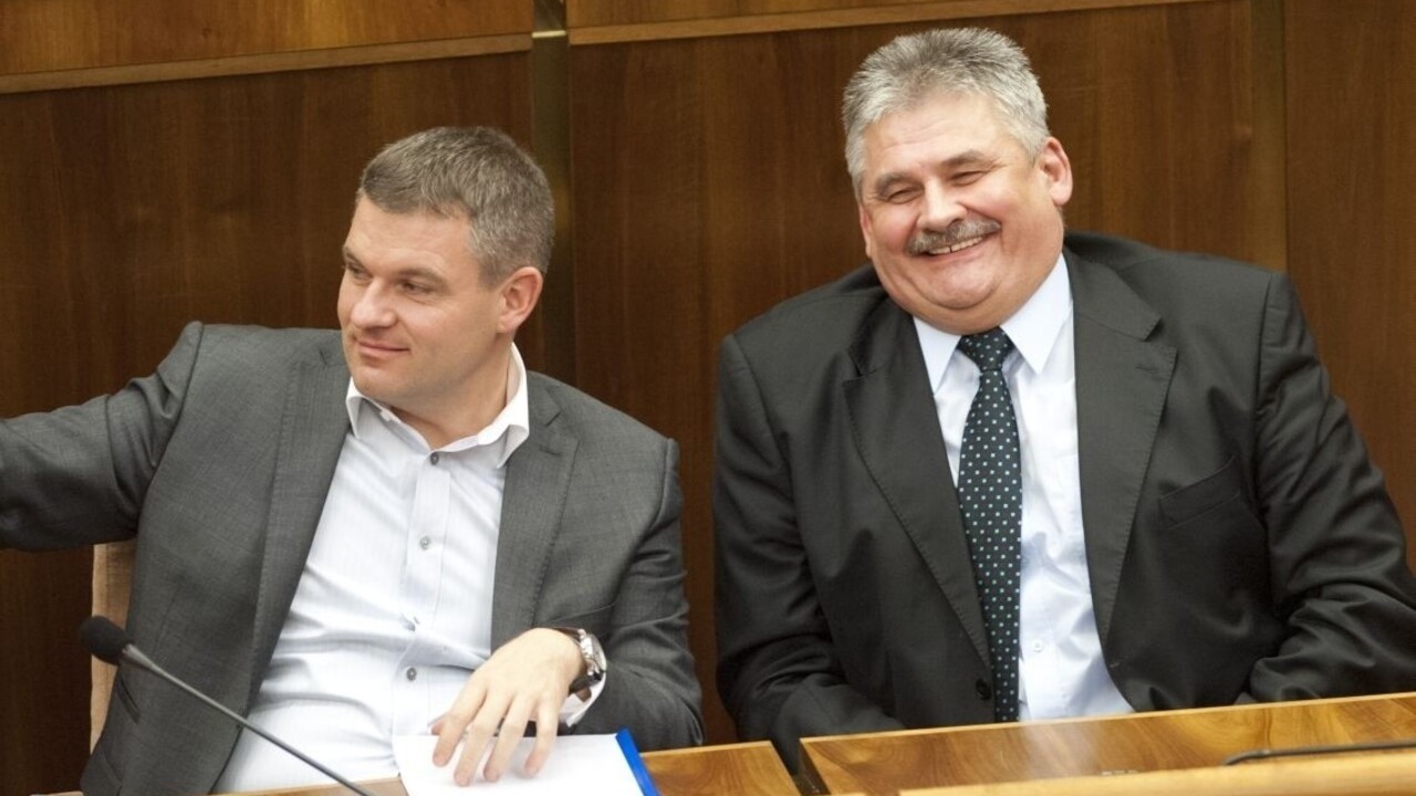 Parlament sa do volieb zíde k školstvu a zdravotníctvu, opozícia má podpisy