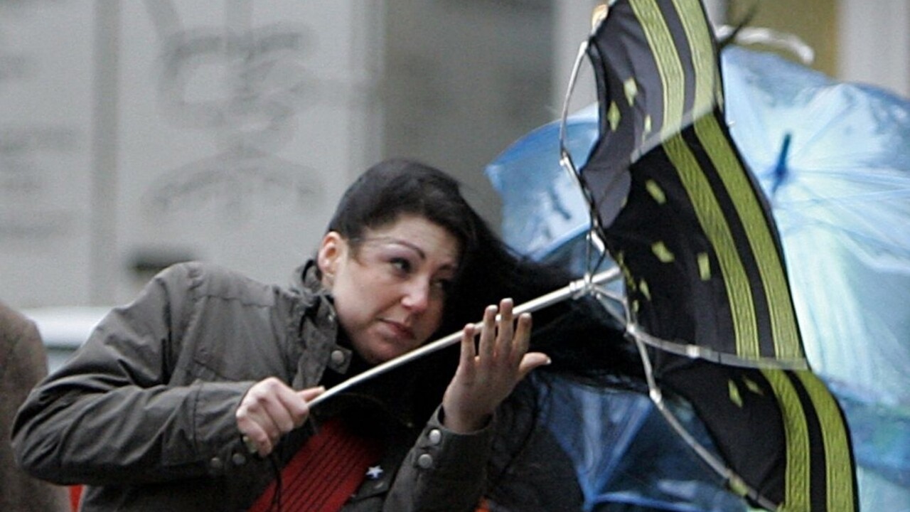 Silný vietor, intenzívne sneženie, či hroziace povodne. Počasie nás potrápi