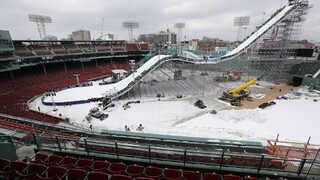 Fenway Park sa zmenil na centrum snowboardového freestylu