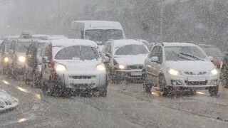 Husté sneženie komplikuje dopravu, zavreli Donovaly aj Kremnické Bane