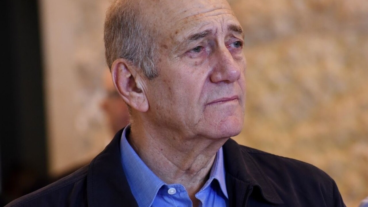 Olmert ako prvý expremiér v dejinách Izraela nastúpil do väzenia