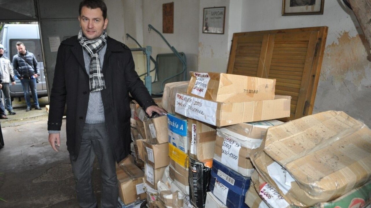 Policajti prišli do domu Matovičovej babky prevziať účtovníctvo