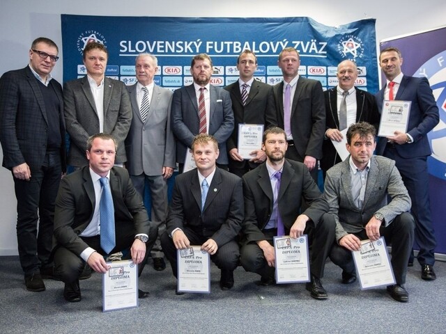 Desať futbalových trénerov získalo najvyššiu licenciu Euro Pro