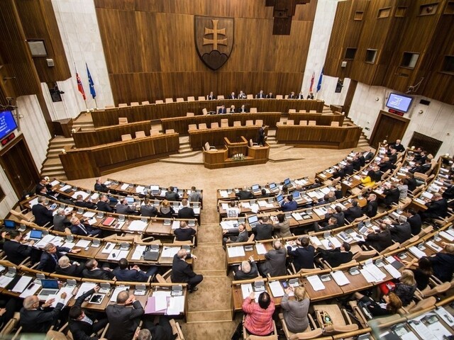 Prieskum: SNS druhá najsilnejšia strana, Boris Kollár v parlamente