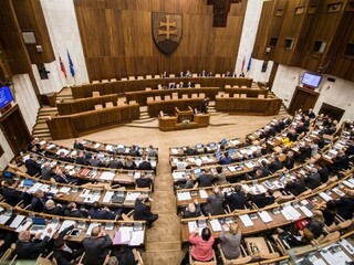 Prieskum: SNS druhá najsilnejšia strana, Boris Kollár v parlamente