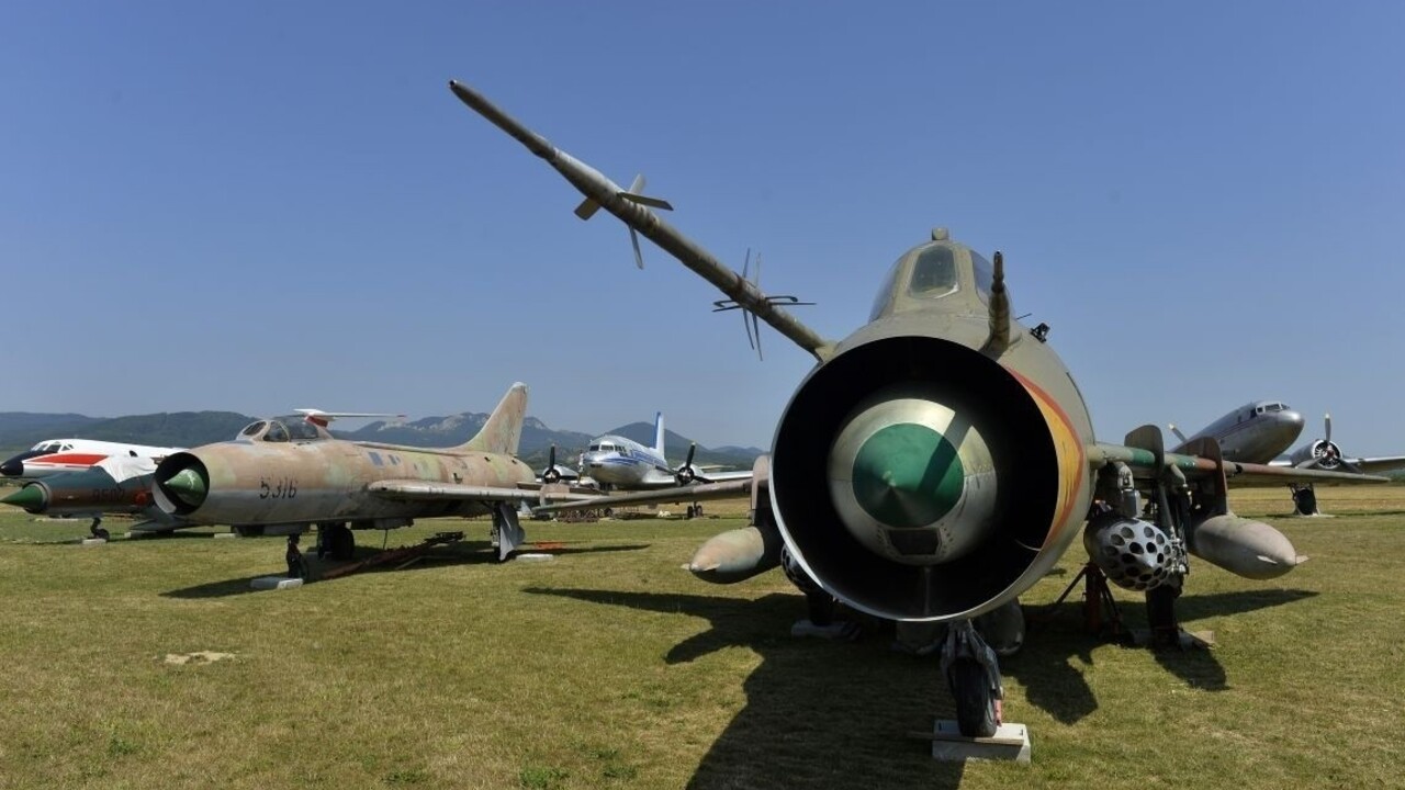 Chceli by ste kúpiť starý MiG? Pomôžu vám v Albánsku