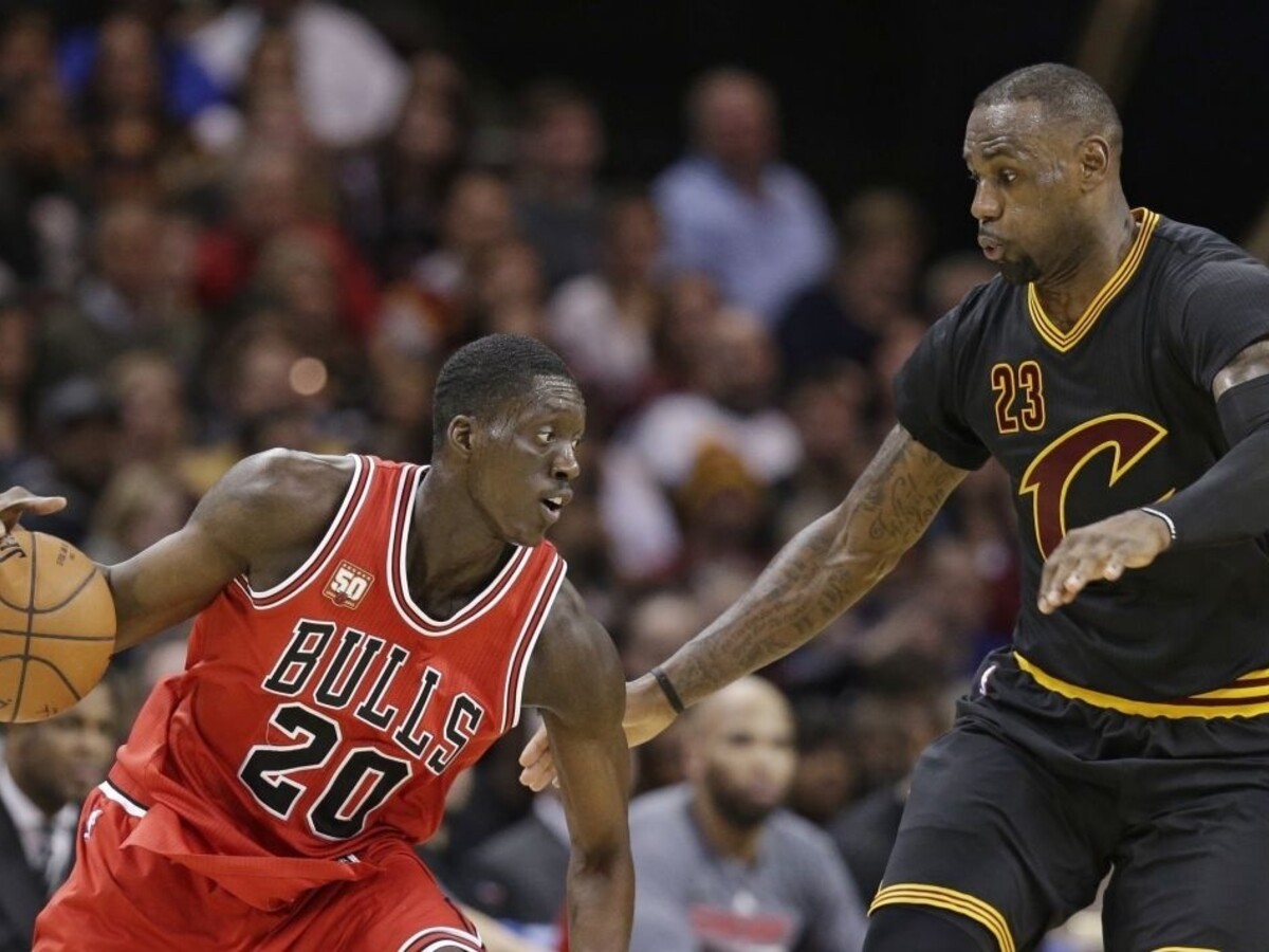 Cleveland zdolal Chicago 106:95, James zaznamenal 25 bodov