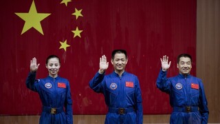Čína chce nájsť mimozemšťanov, domovy musia opustiť tisícky ľudí