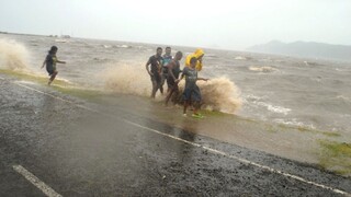 Fidži zasiahol cyklón Winston, vláda vydala zákaz vychádzania