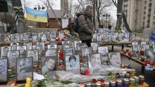 Ukrajina si pripomenula krviprelievanie na Majdane, došlo aj k incidentom