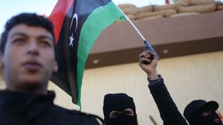 Islamisti obsadili centrum líbyjského mesta, policajtom odrezali hlavy