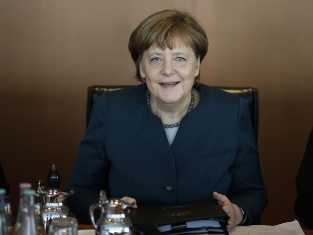 Merkelová odmietla výnimky v minimálnej mzde pre migrantov