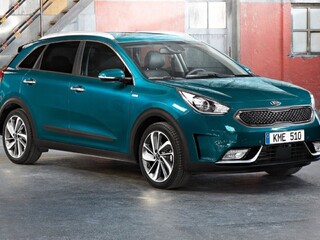 Kia Optima kombi a Niro, Volkswagen Caddy Alltrack a Nissan Navara vo veľkom teste