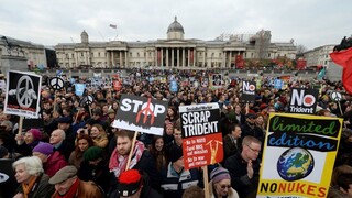 Tisíce demonštrantov protestovalo v Londýne proti systému Trident