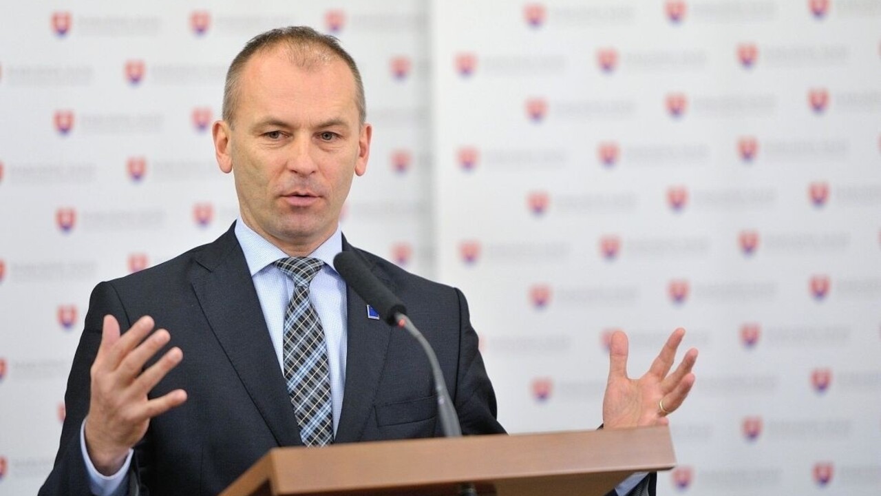 Kaník odstupuje z predvolebného boja a podporí inú pravicovú stranu