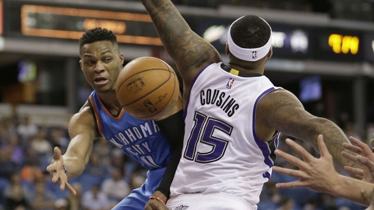 Triple-double Westbrooka aj Antetokunmpa, Thunder vyhral v Sacramente