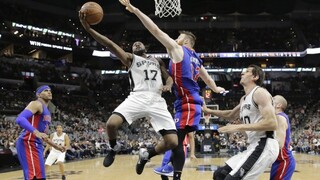 NBA: San Antonio druhým tímom s miestenkou v play off, Boston doma valcuje