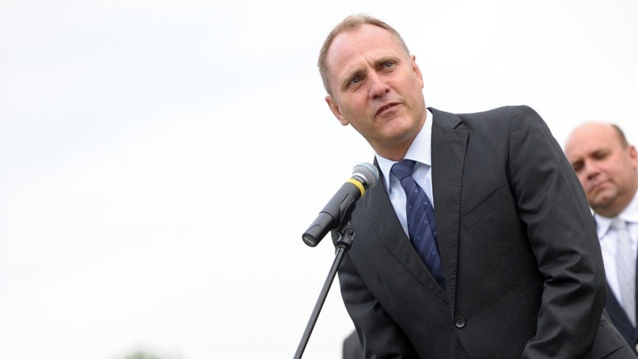 SNS stiahla z kandidátky svojho podpredsedu a bývalého ministra