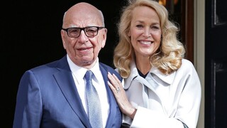 Mediálny magnát Murdoch sa oženil s bývalou manželkou Micka Jaggera