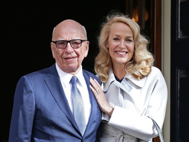 Mediálny magnát Murdoch sa oženil s bývalou manželkou Micka Jaggera