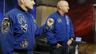 Prejavy dlhého pobytu vo vesmíre skúmajú na americkom astronautovi